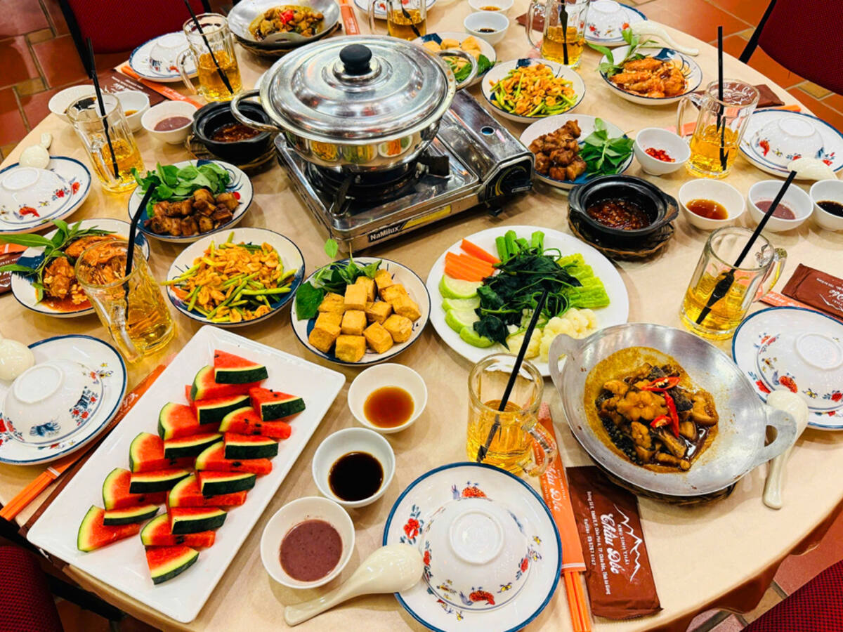 Bữa ăn đặc sản miền Tây trong tour - ảnh thật khách đi tour VIP Cần Thơ 3 ngày 2 đêm cùng Du Lịch Bình Minh