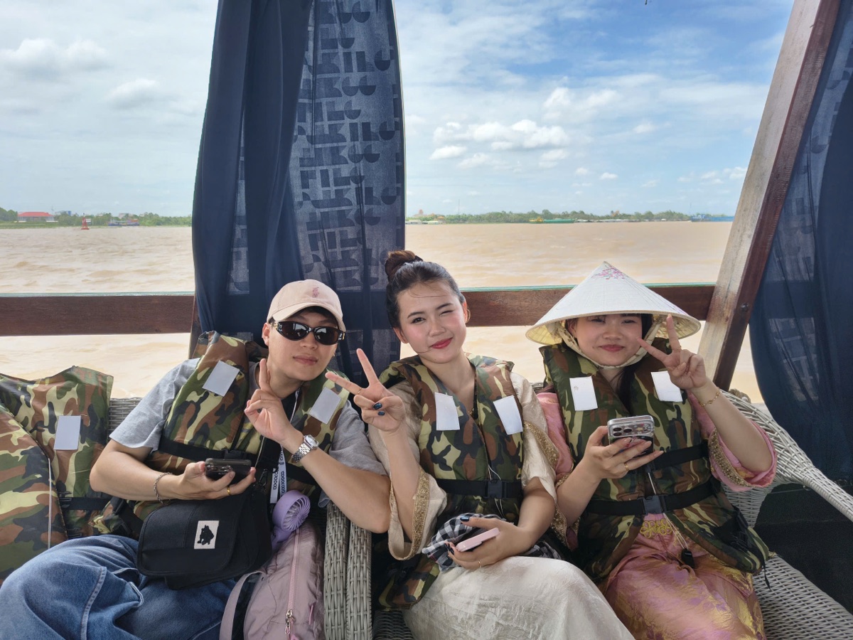 Ảnh thực tế khách check-in tại sông Tiền, Tiền Giang – Bến Tre
