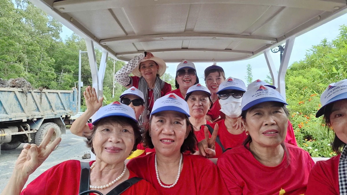 Ảnh thực tế khách check-in tại sông Tiền, Tiền Giang – Bến Tre