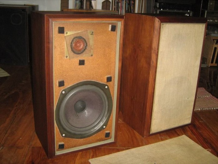 Điểm danh 10 cặp loa có sức ảnh hưởng lớn nhất trong 50 năm qua – Aulet.vn Điểm Danh 10 Cặp Loa Có Sức Ảnh Hưởng Lớn Nhất Trong 50 Năm Qua – Aulet.Vn