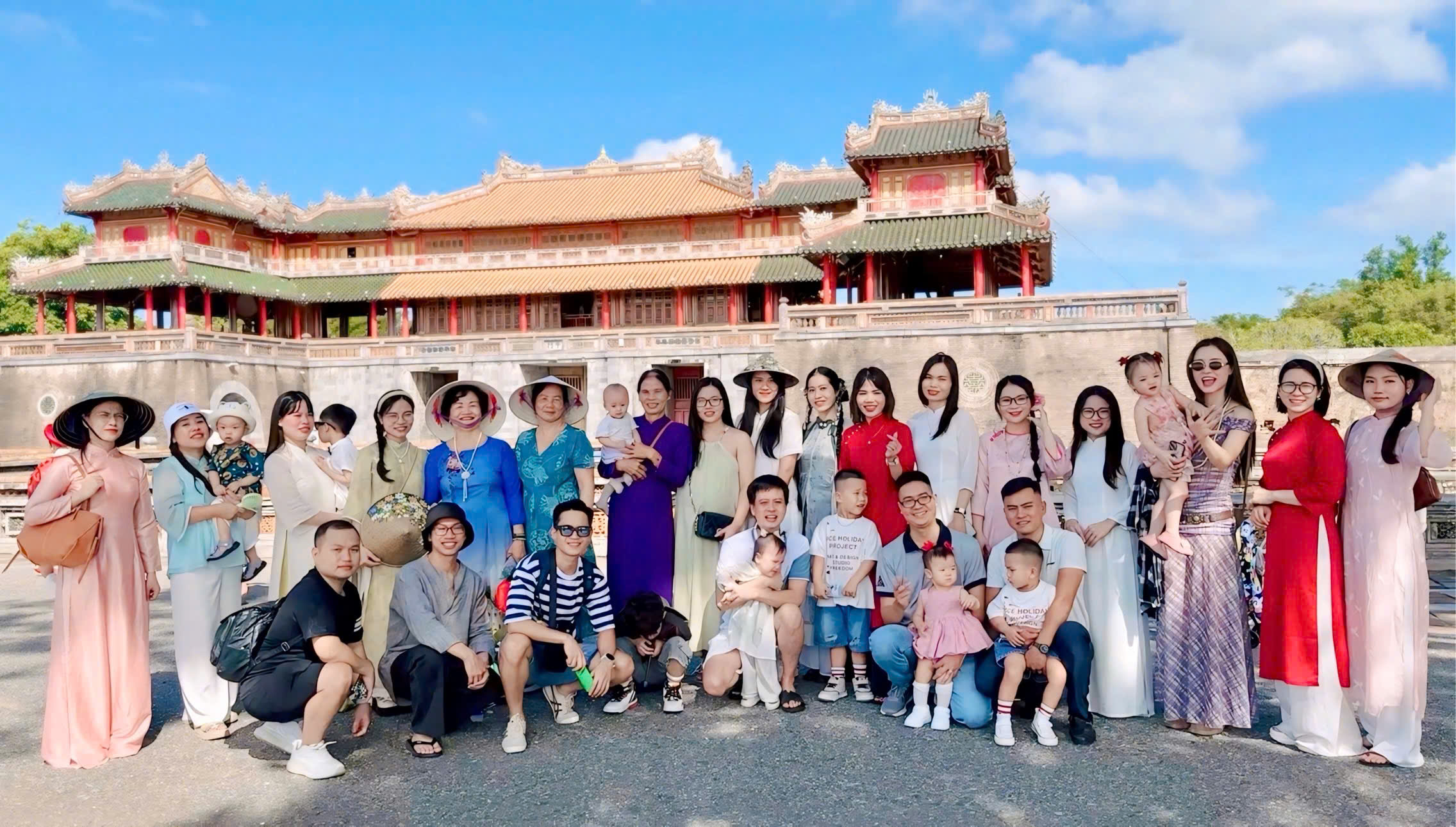 CHÂU DƯƠNG XIN CHÀO HUẾ THƯƠNG