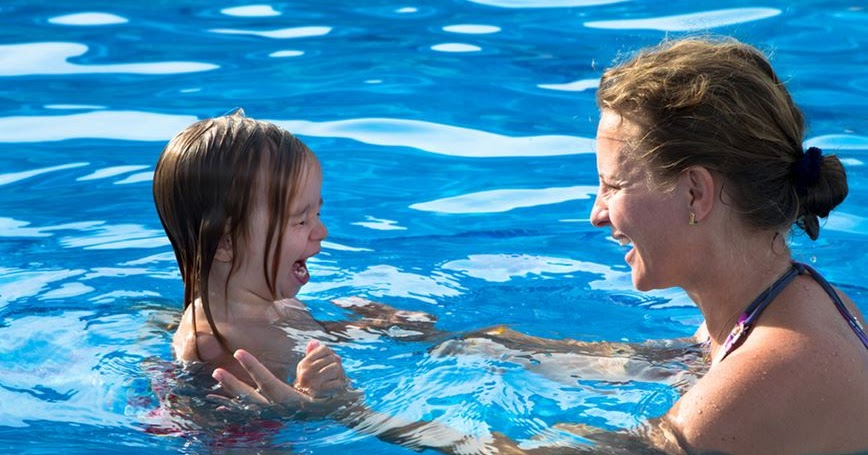 Làm gì khi trẻ sợ nước ?