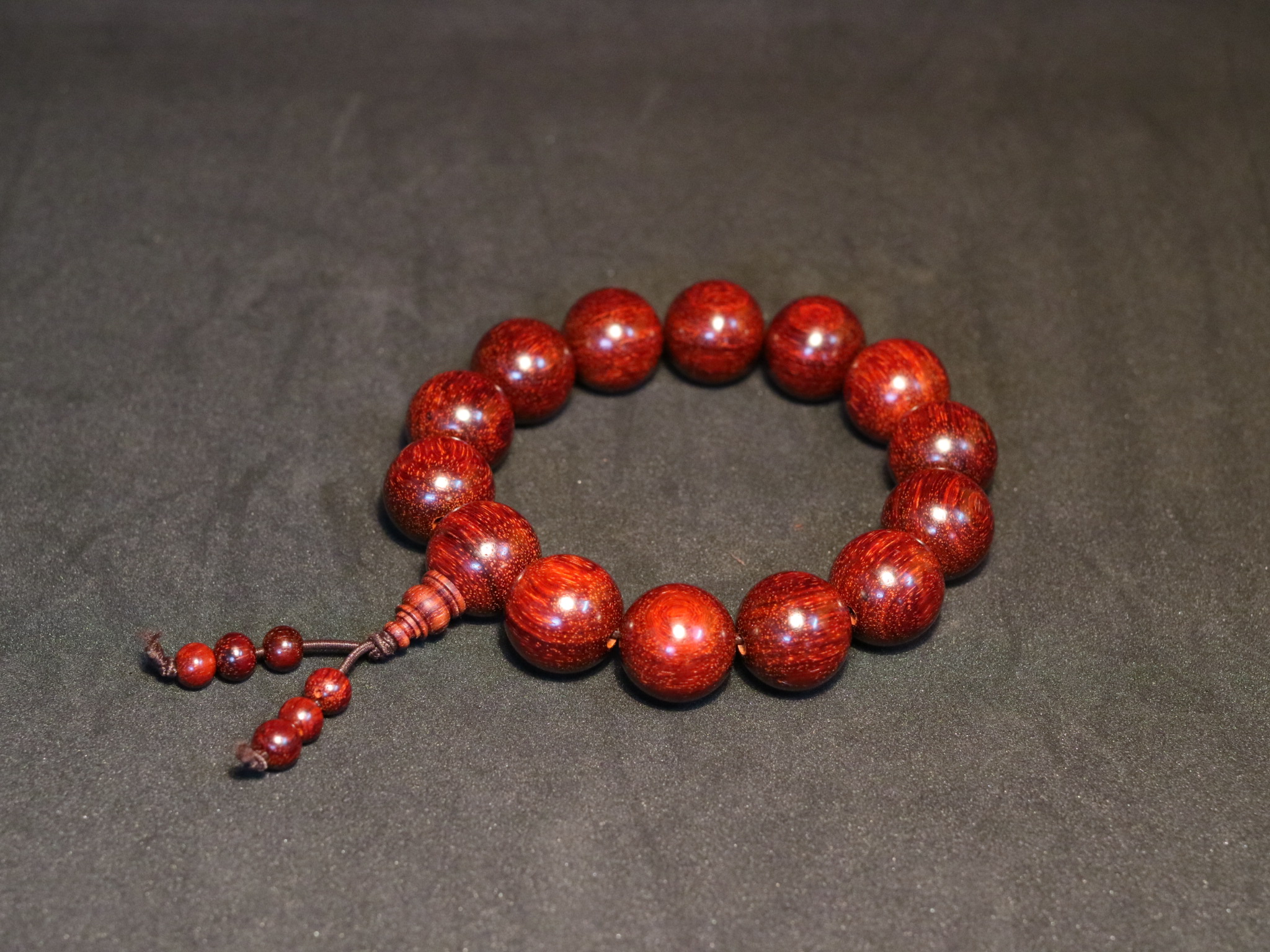 Gỗ Tử Đàn hương – loại gỗ của Vua và Huyền thoại