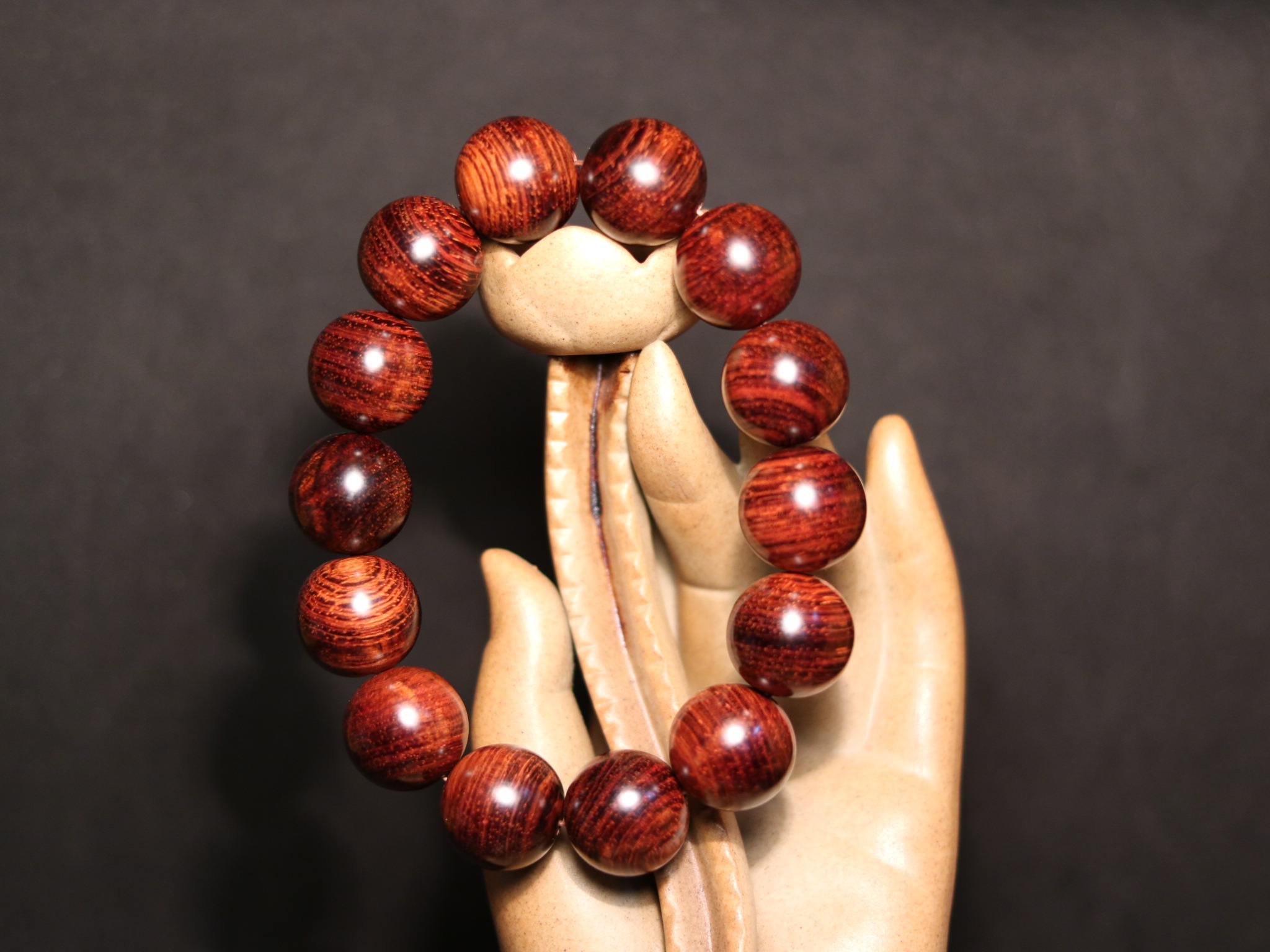 Những tiết lộ gây sốc về Gỗ Tử Đàn - Gỗ Tử Đàn hợp mệnh gì?