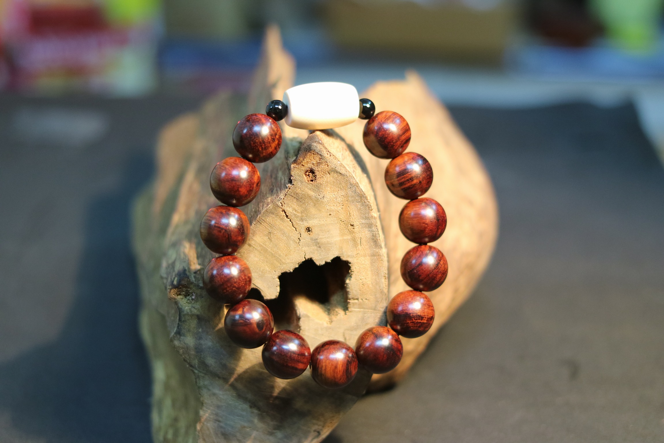 Sự thật về vòng gỗ tử đàn rừng Ấn Độ theo phong thuỷ – 90% người đang hiểu sai