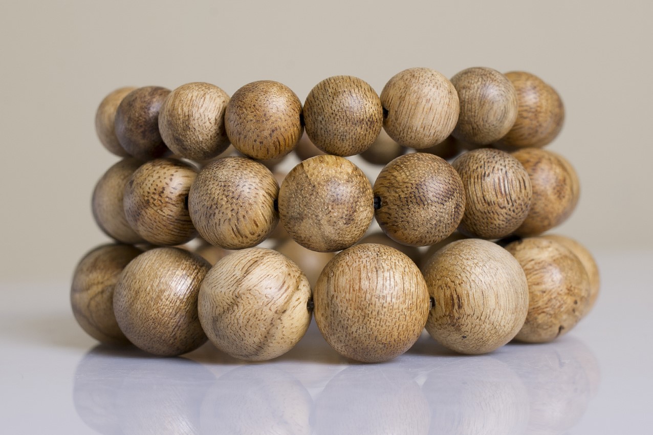 Vòng đeo tay bằng gỗ cao cấp