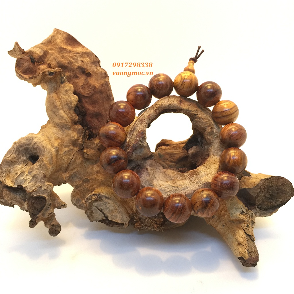 Vòng tay gỗ sưa đỏ thật phân biệt như thế nào?