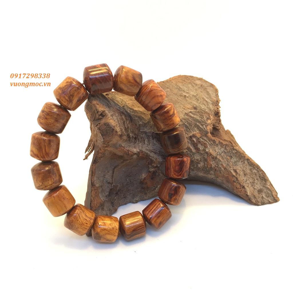 Vòng đeo tay gỗ sưa  có ý nghĩa gì ?