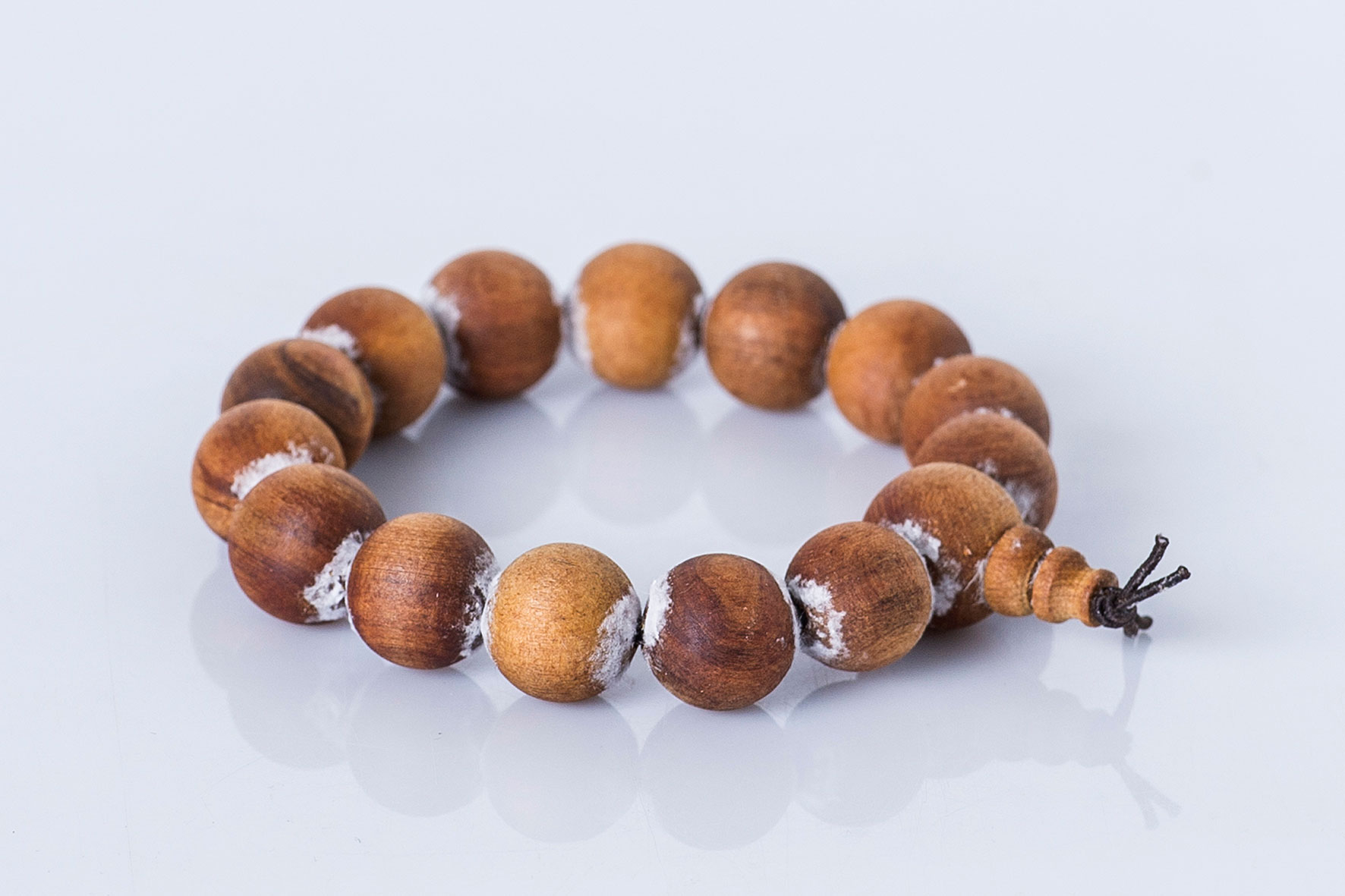 Vòng tay gỗ thơm