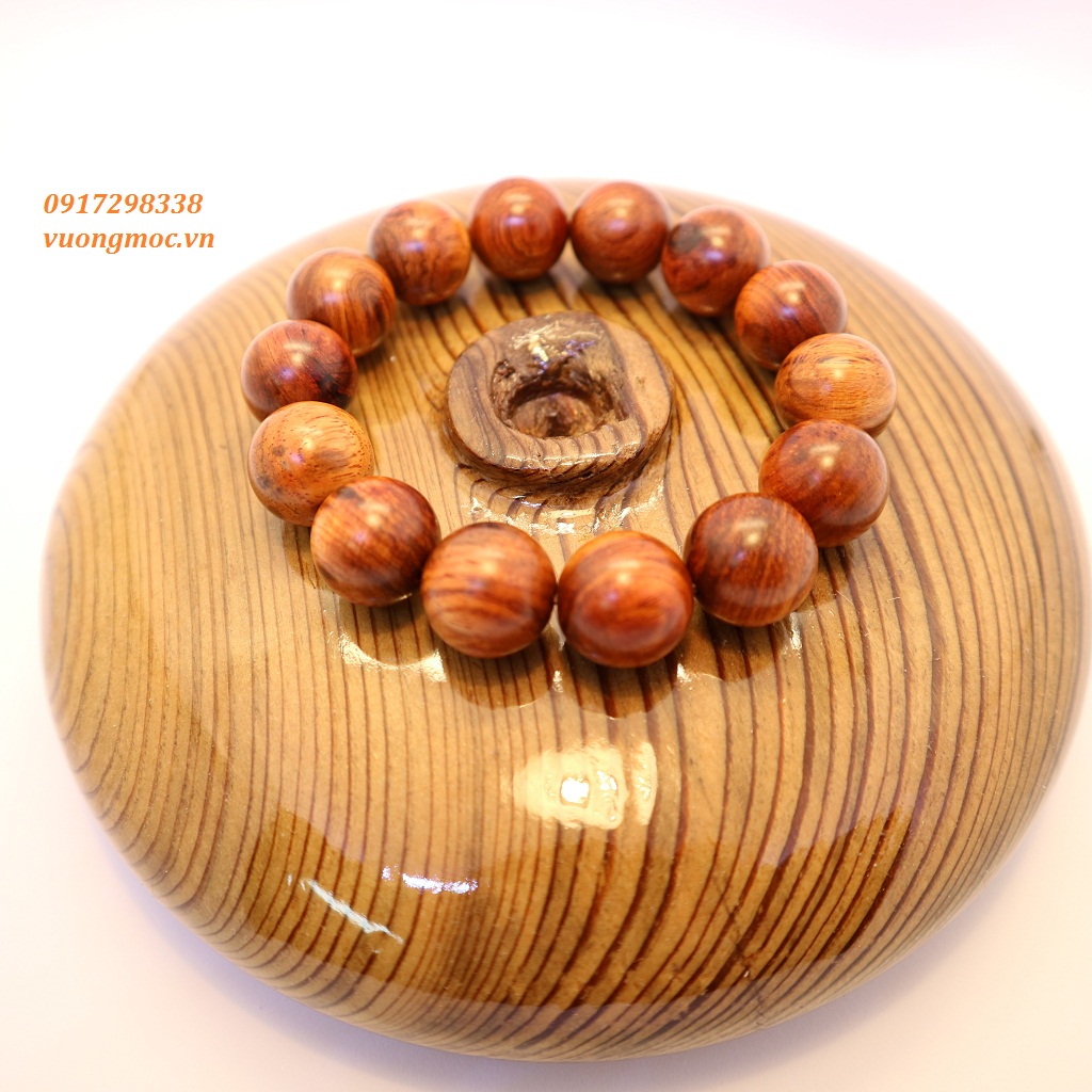 Tư vấn lựa chọn vòng tay gỗ sưa cho nam, nữ may mắn