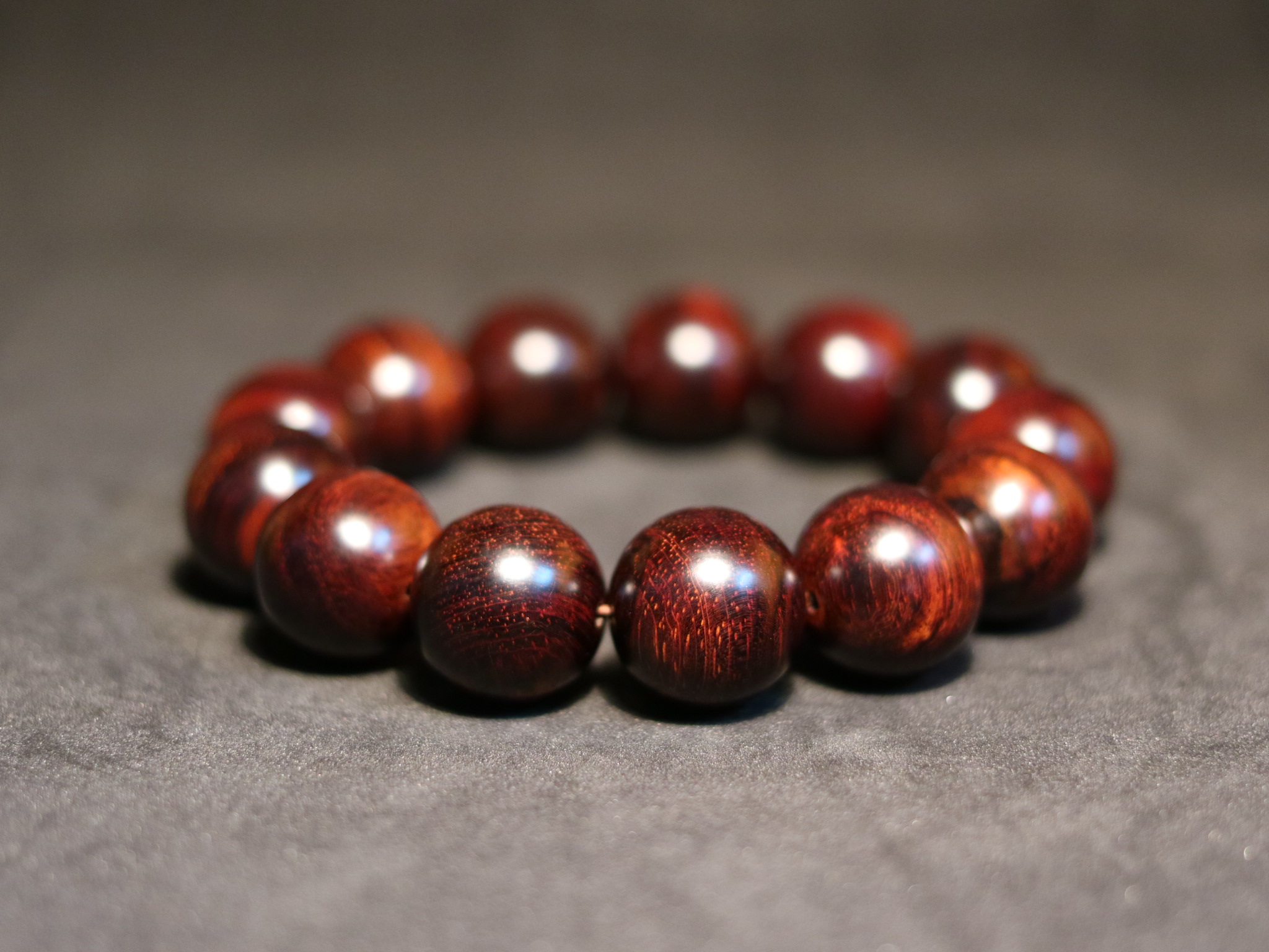 Kết quả hình ảnh cho vòng tay 13 hat