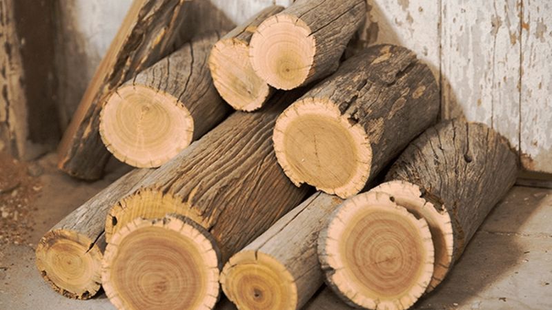 Gỗ đàn hương là loại gỗ quý hiếm, vì vậy giá thành tương đối cao