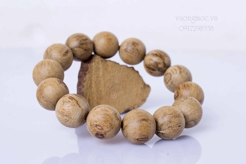Vòng tay gỗ trầm hương