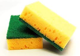 Sử dụng hóa chất giặt là, hóa chất giặt khô, tinh dầu thơm xịt vào quần áo