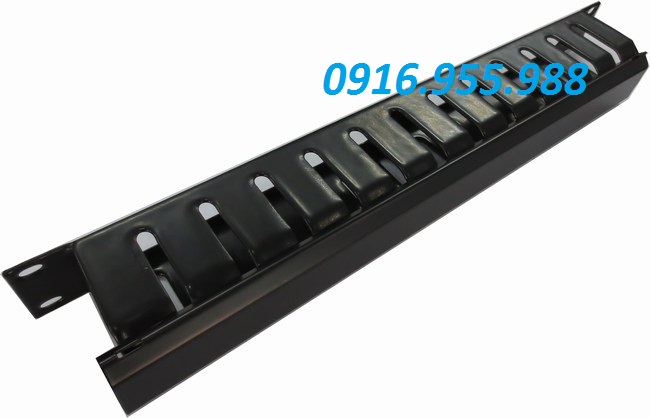 Phụ kiện tủ mạng bao gồm khay cố định, khay trượt bắt rack, quạt thông gió, thanh phân phối nguồn, các thanh quản lý cáp dọc, ngang trong tủ