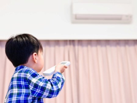 Cách sử dụng máy lạnh an toàn cho bé ?