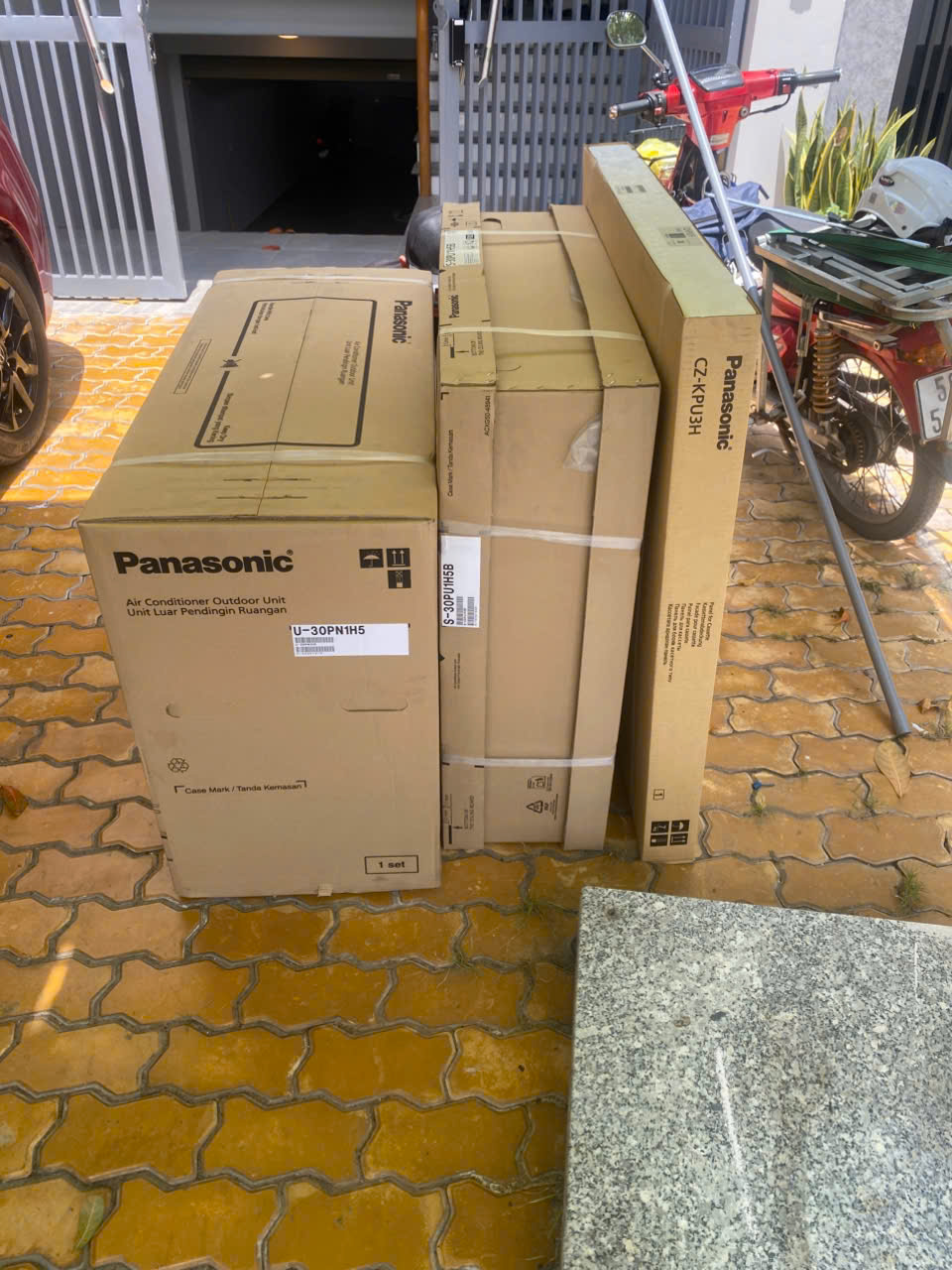 Hàng nguyên đai kiện  - Phân phối chỉnh hãng bởi điện máy Nguyễn Linh
