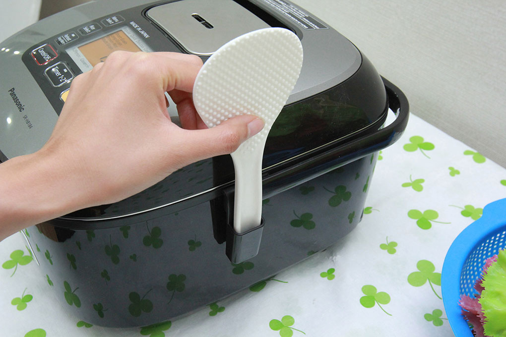 Nồi cơm cao tần Panasonic 1.8 lít SR-HB184KRA