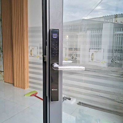 Khóa thông minh chống nước Demax EL-C102 SB APP
