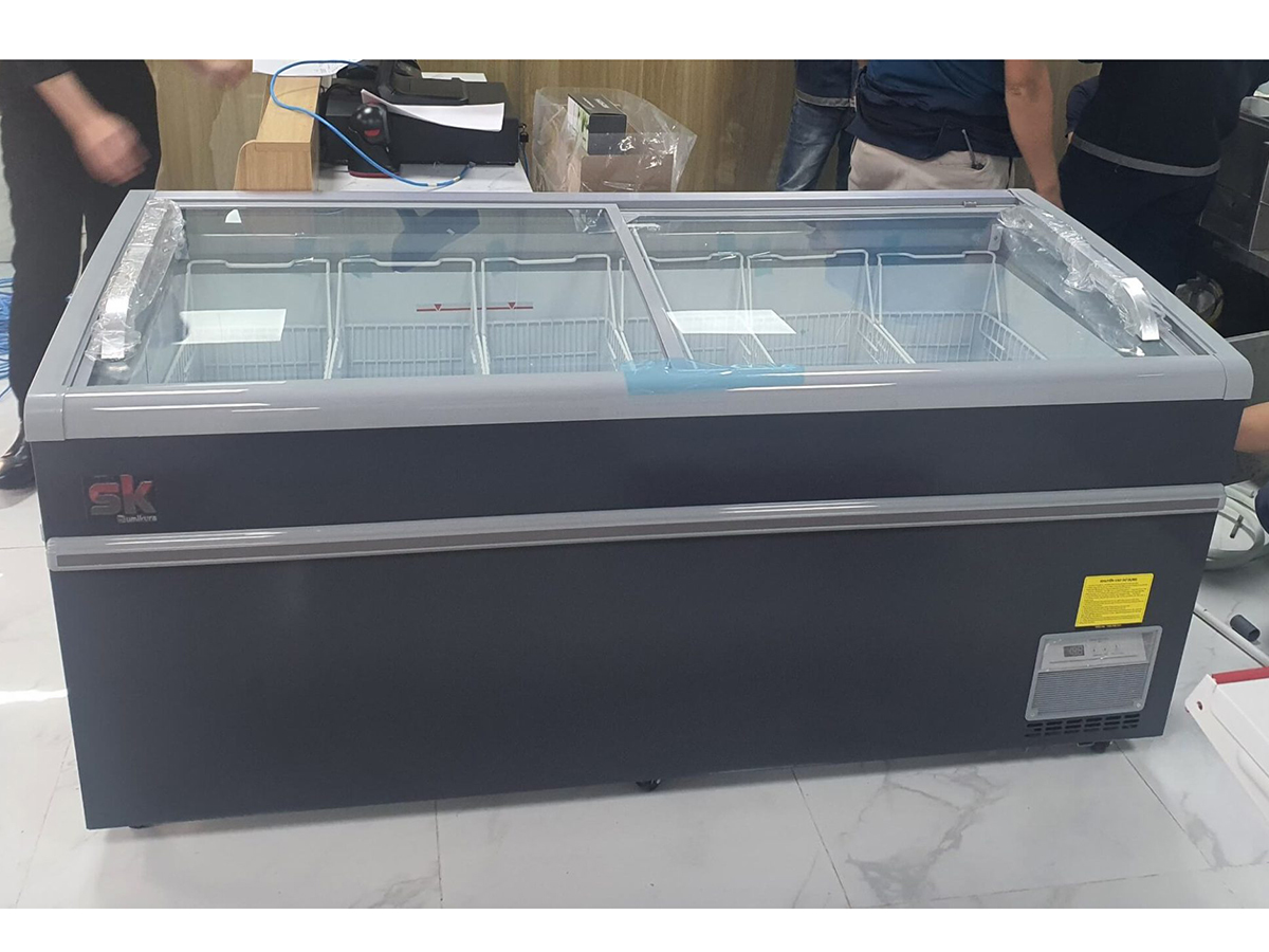 Tủ đông kính lùa Sumikura 700 lít SKIF-1900XJ-B