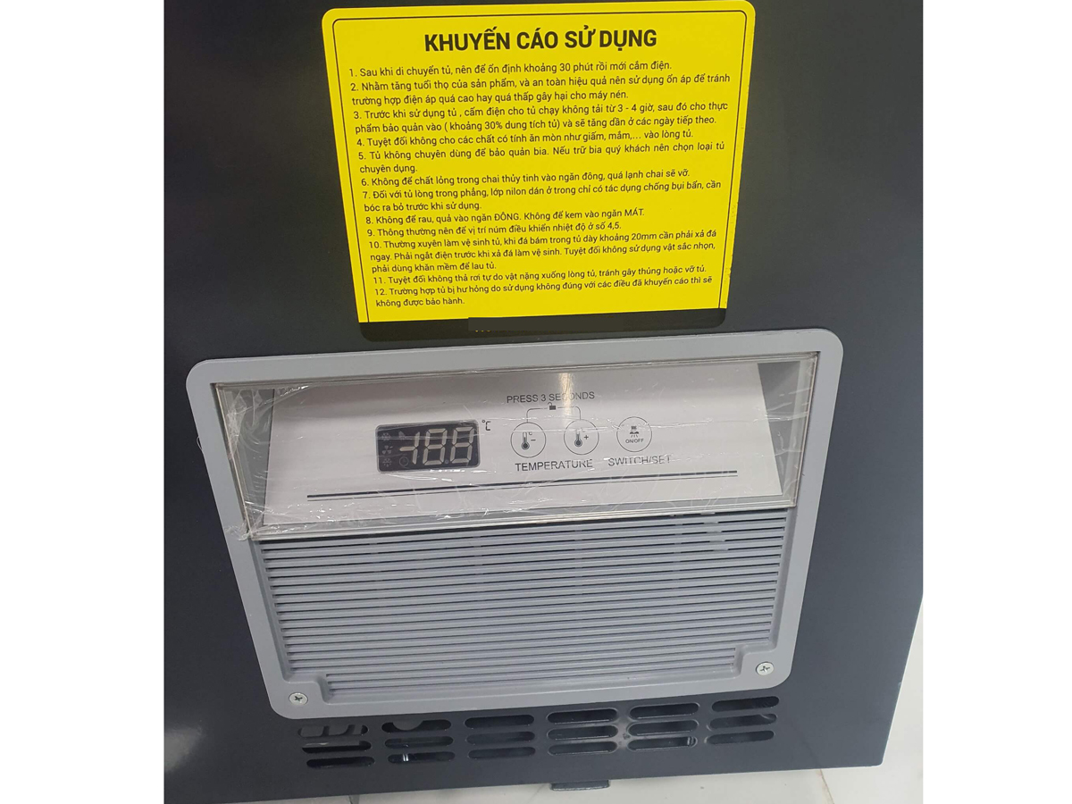 Tủ đông kính lùa Sumikura 700 lít SKIF-1900XJ-B