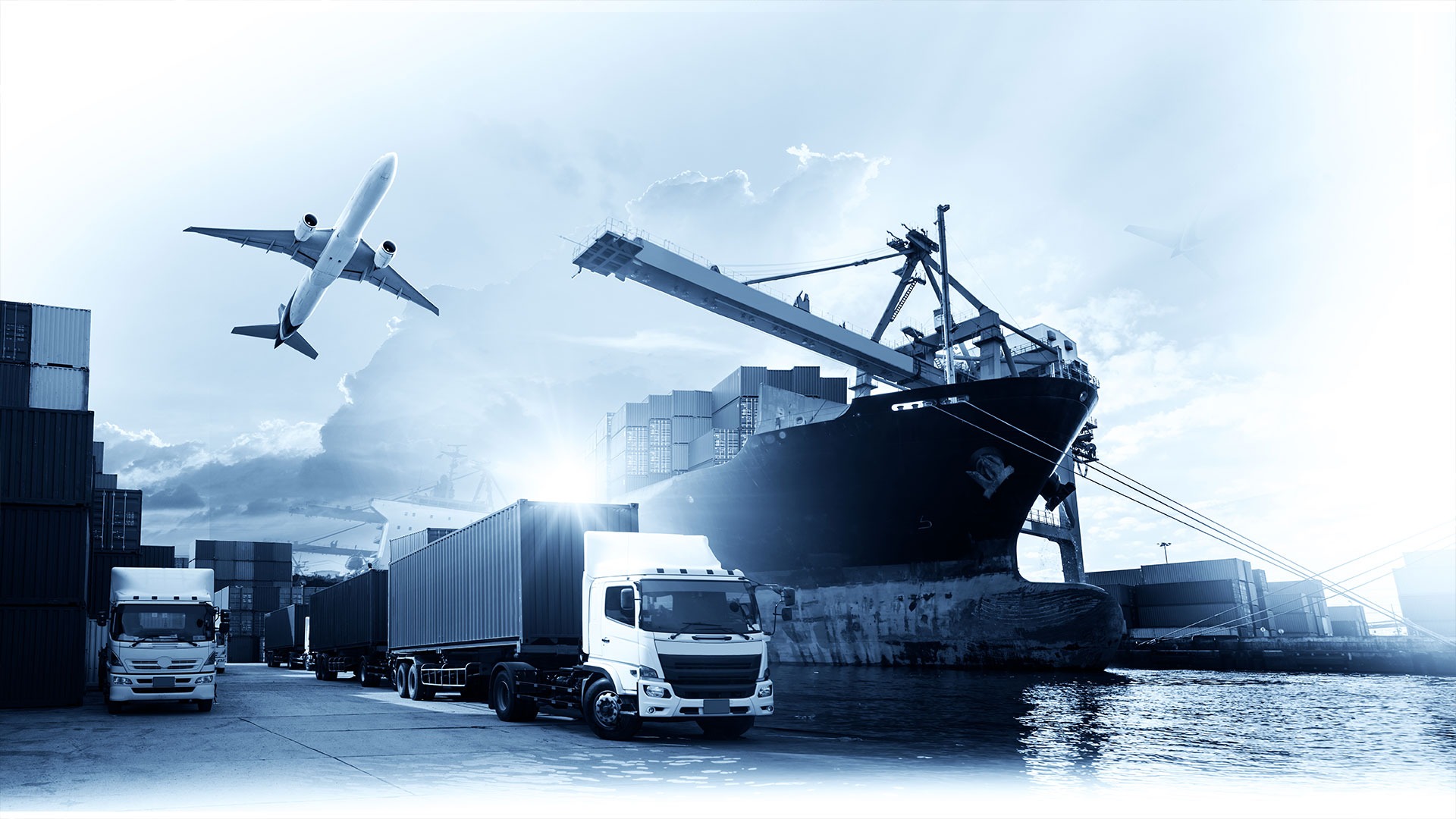 Xe nâng điện Toyota cho kho logistics