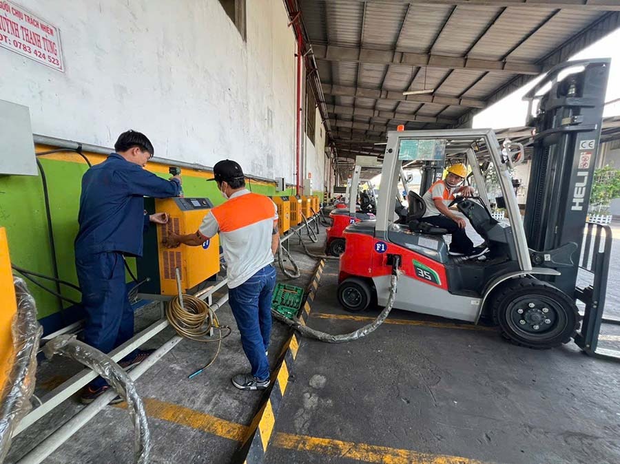 Xu hướng điện hóa xe nâng: Vì sao pin lithium sẽ thay thế ắc quy chì trong 5 năm tới?