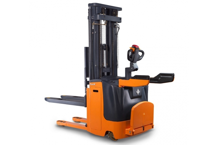 Xe Nâng Điện Stacker – Giải Pháp Xếp Dỡ Hiệu Quả cho Kho Hẹp