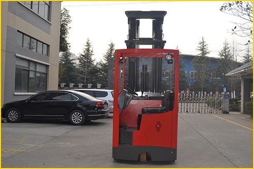 Xe nâng Reach Truck tầm cao Sinolift