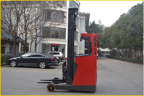 Xe nâng Reach Truck tầm cao Sinolift