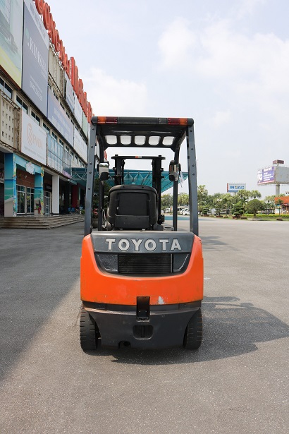 Xe nâng dầu Toyota 1.5 tấn 02-8FD15