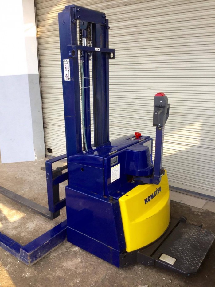 Cách bảo quản xe nâng tay cao tương đối dễ dàng.