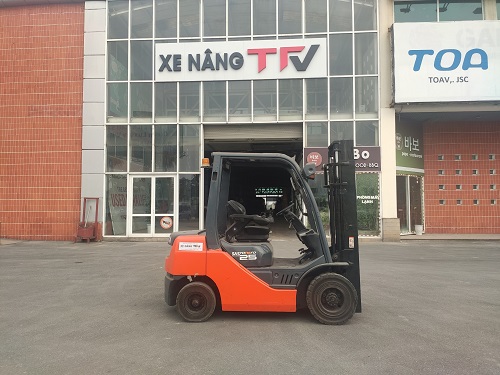 Xe nâng dầu 2. 5 tấn Toyota cũ Model 02-8FDL25