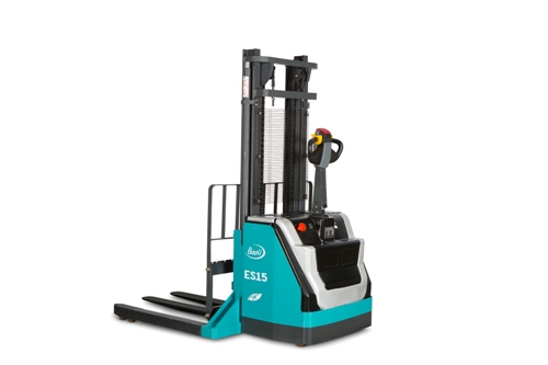 Xe nâng stacker cho pallet đóng