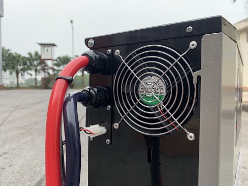 Bộ sạc ắc quy lithium 48V- 200A hiệu EIKTO, hàng mới 100%