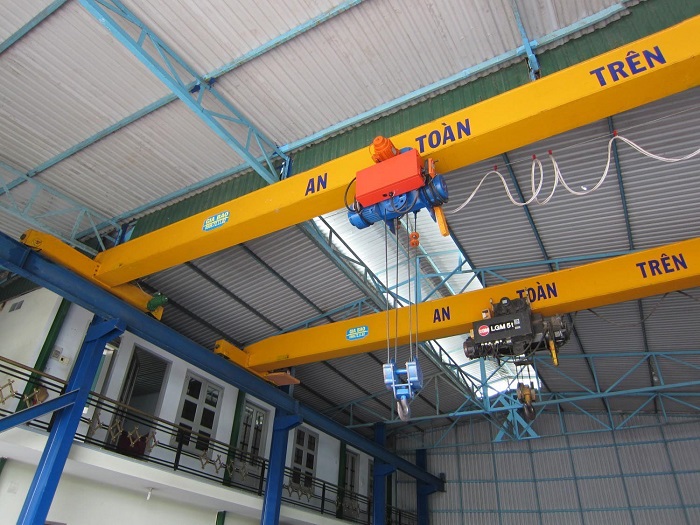 Thiết bị nâng hạ đóng vai trò rất quan trọng trong các doanh nghiệp