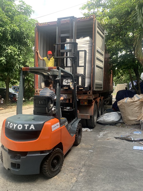 Bàn giao xe TOYOTA cho khách hàng 