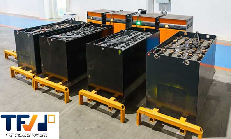 Sạc bình ắc quy xe nâng điện