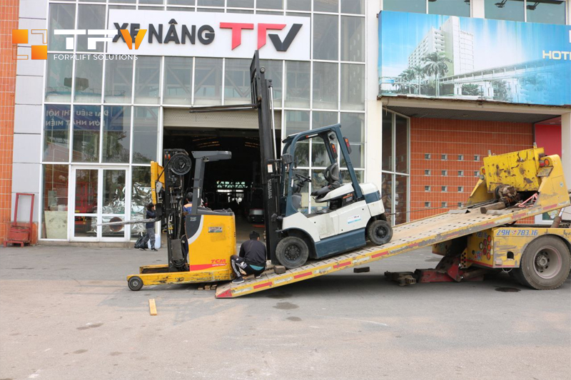 TFV cho thuê xe nâng kí kết hợp đồng minh bạch