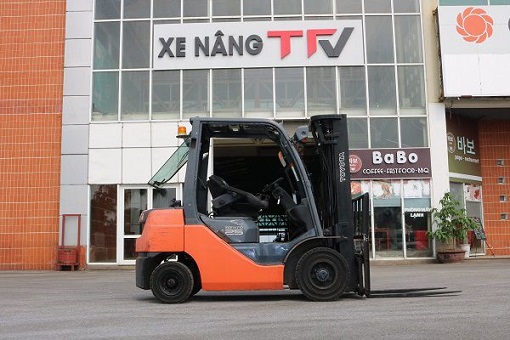 Xe nâng dầu 2.5 tấn toyota 02-8FDF25