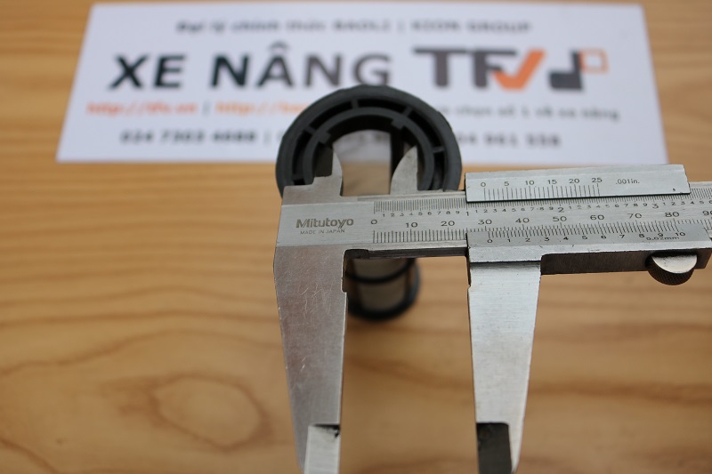 Lọc dầu hộp số xe nâng Toyota  32614-26610-71. Hàng mới 100%. Mã P.00162