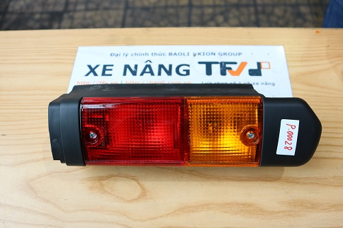 Đèn hậu xe nâng Toyota model 8FD10～30, 8FG10～30 mã 56630-26601-71. Mã P. 00028