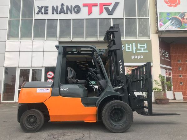 Xe nâng dầu 4 tấn Toyota 7FD40