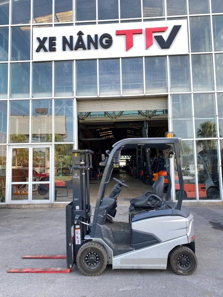 Thuê xe nâng điện ngồi lái 