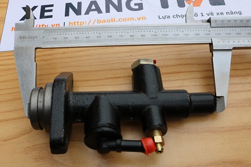 Tổng phanh xe nâng Komatsu model FD10~18-20, FG10~1 mã 3EB-36-61180 hiệu Folangsi. Mã P.00899 
