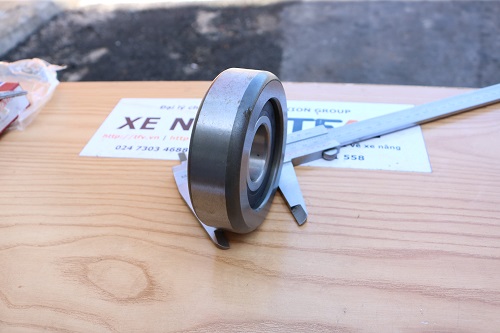 Vòng bi xe nâng kích thước 35x102x30 mm hiệu CLUNT. Mã P.00299
