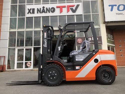 Xe nâng dầu 2,5 tấn Baoli KBD25 tại TFV