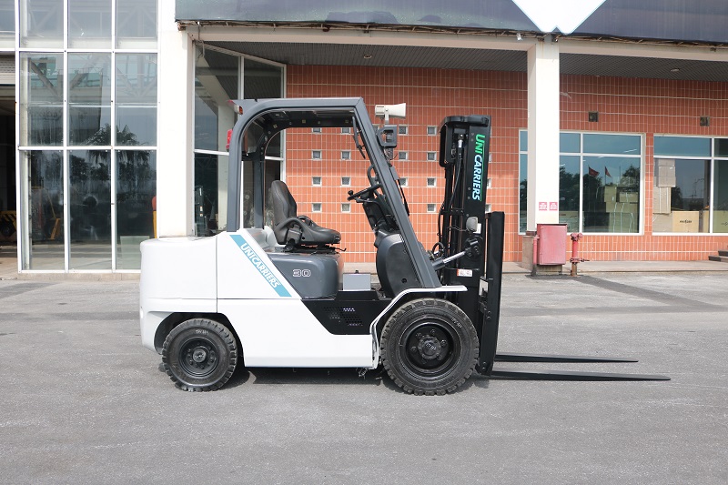 Xe nâng dầu thương hiệu Unicarriers