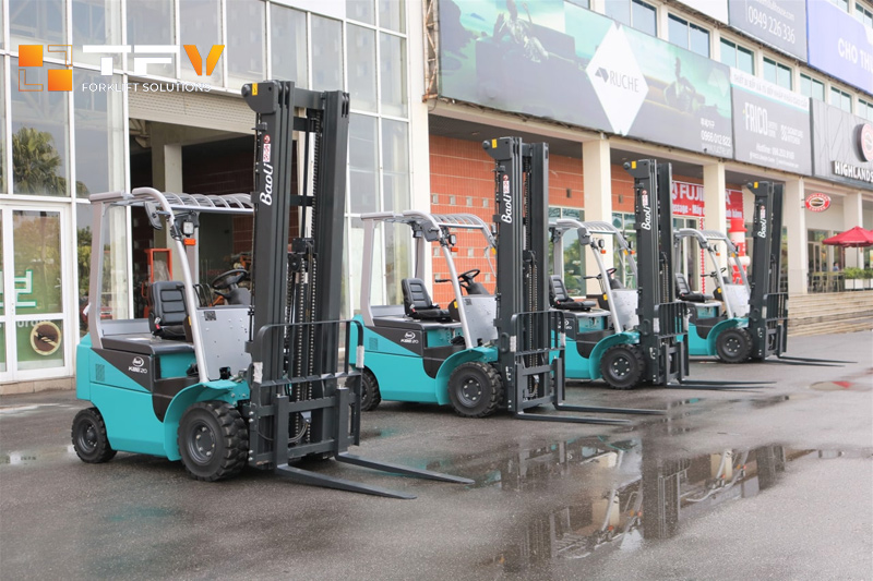 Thuê xe nâng tiết kiệm chi phí cho doanh nghiệp