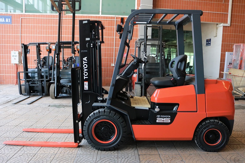 Xe nâng mới 2.5 tấn Toyota FDZN25. Khung V3000. Sản xuất 2022